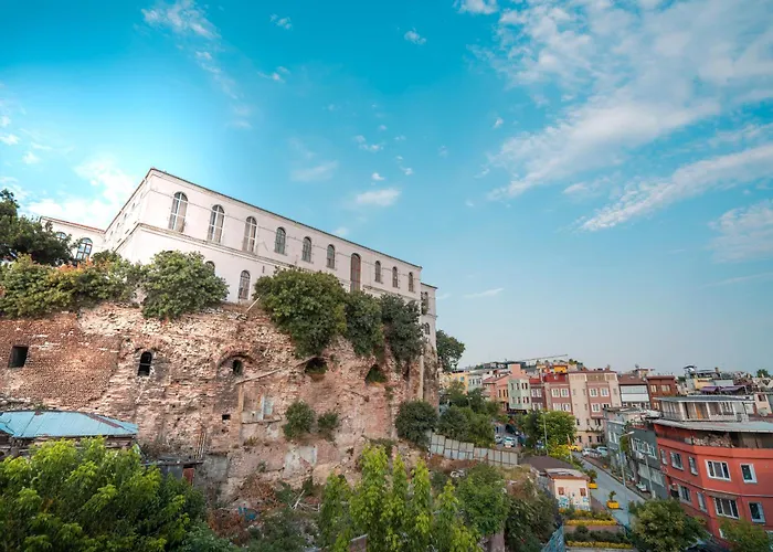 Gulliver Mansion Hotel